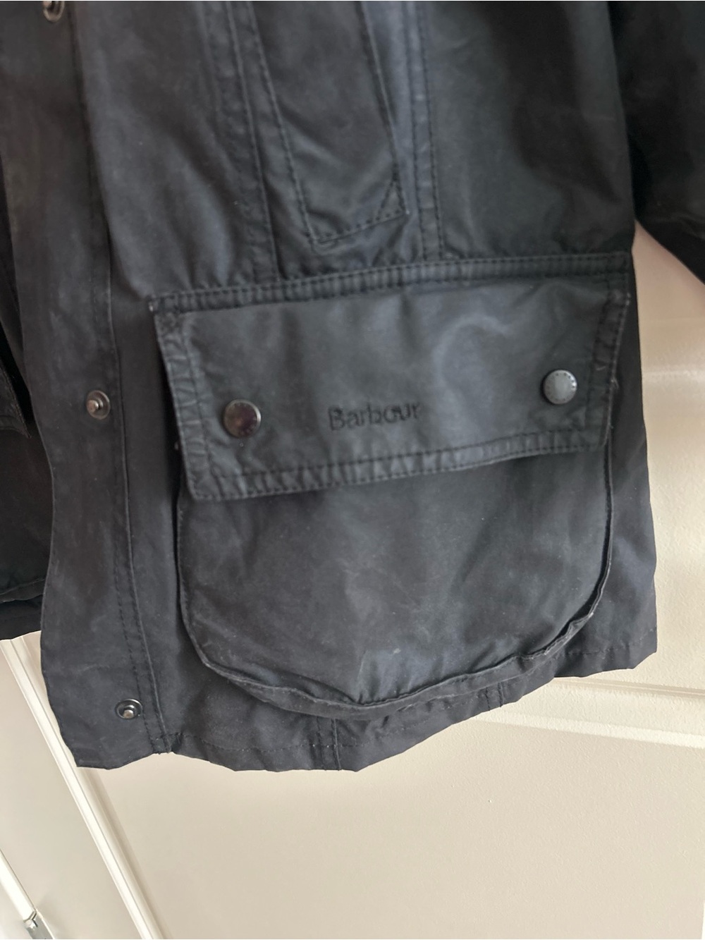 Barbour 6 US Black Hooded Beadnell Wax Jacket Classic Tartan Plaid Lining Barn - Picture 7 of 8